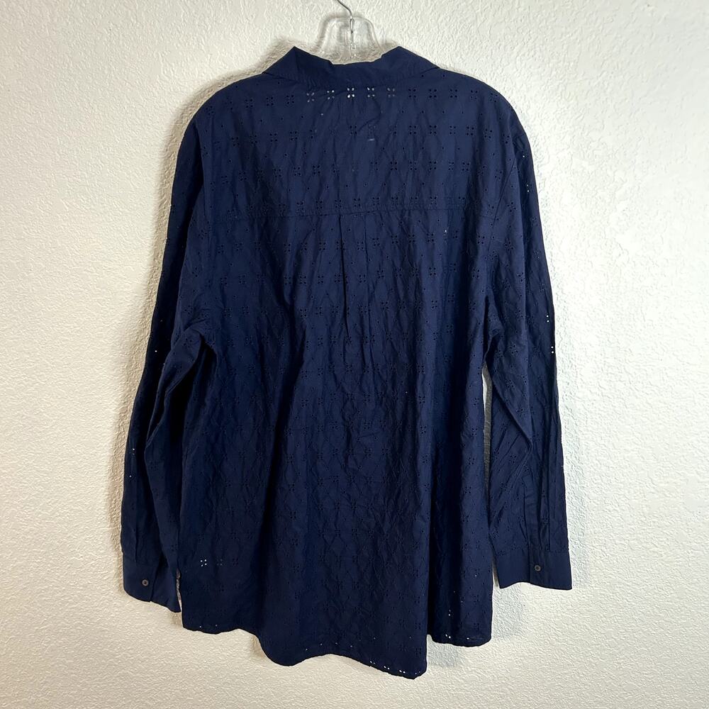 GAP Navy Eyelet Sleeveless Button-Down Shirt--washed and worn once - Picture 4 of 4